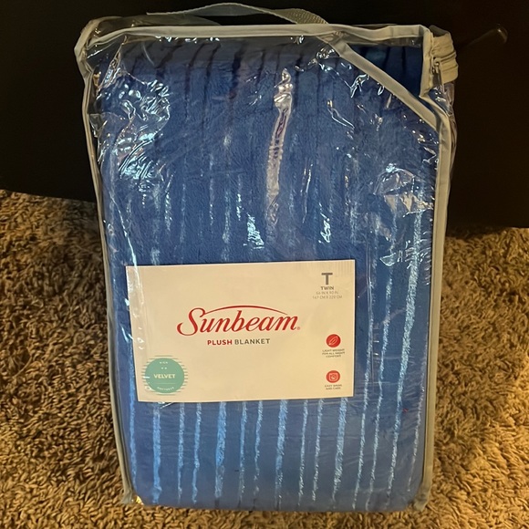 Sunbeam Other - Twin throw cover new never been opened